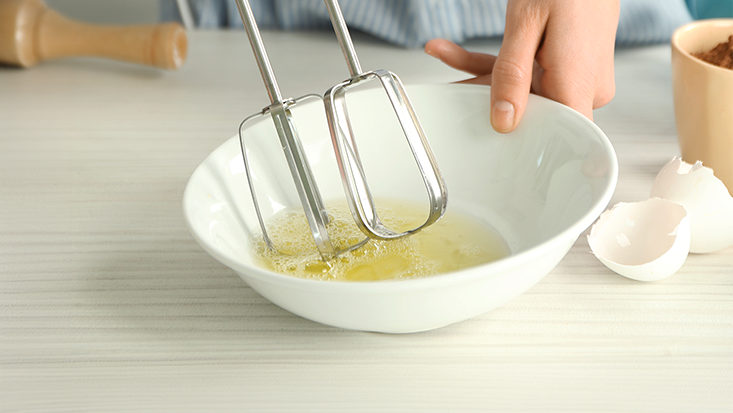 AIWA Hand Mixer TESABERU beating eggs AIWA Hand Mixer TESABERU beating eggs